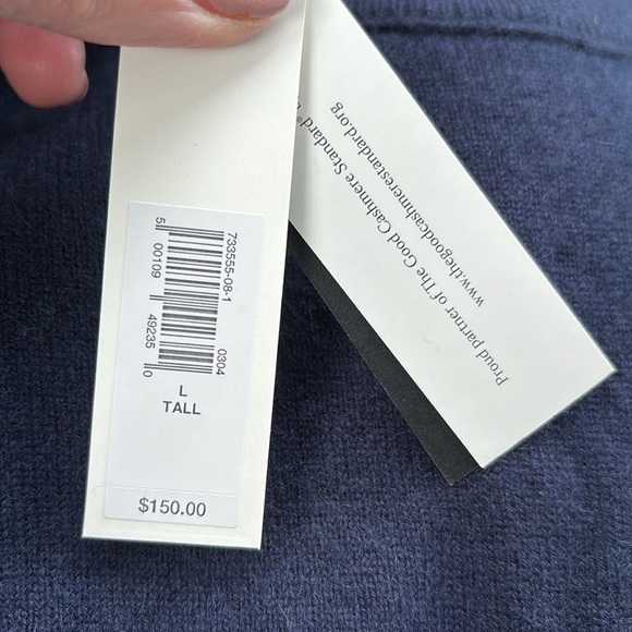 NWT Banana Republic Cashmere Crew Neck Navy Sweater. - Picture 5 of 6
